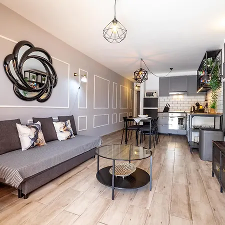 Beachfront Bliss - Tenerife Royal Gardens Apartment *