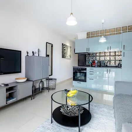 Beachfront Bliss - Tenerife Royal Gardens Apartment *