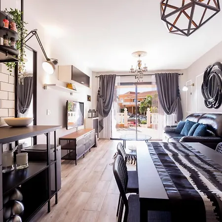 Beachfront Bliss - Tenerife Royal Gardens Lägenhet