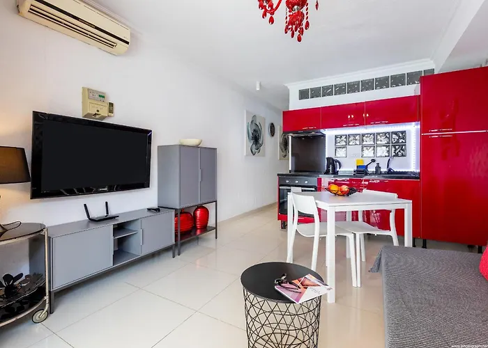 Beachfront Bliss - Tenerife Royal Gardens Apartment Playa de las Américas